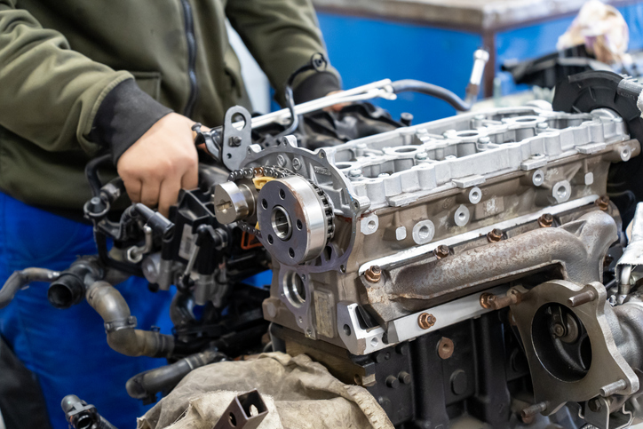 Engine Rebuilding vs. Engine Replacement: What’s Best for Performance? 